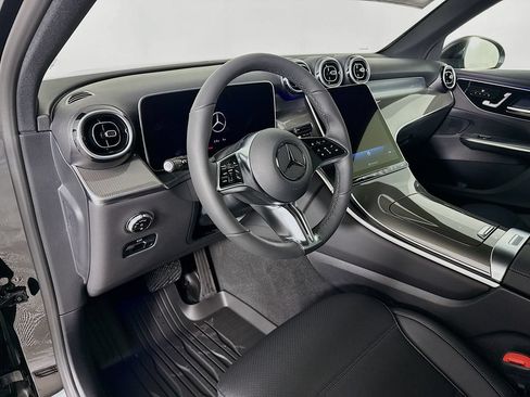 Used 2026 Mercedes-Benz GLC 300 4MATIC image 4