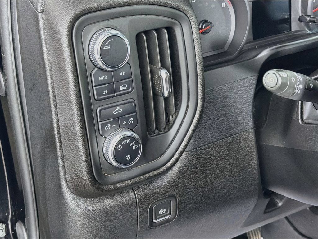 Used 2024 GMC Sierra 1500 Pro w/ Graphite Edition AWD/4WD image 10