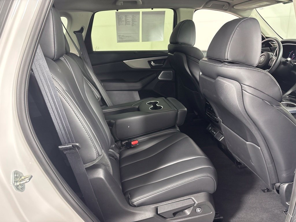 Certified 2025 Acura MDX w/ Technology Package FWD image 7