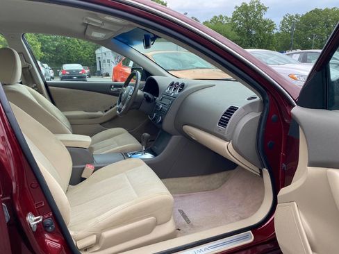 Used 2012 Nissan Altima 2.5 S w/ 20th Anniversary Pkg FWD image 13