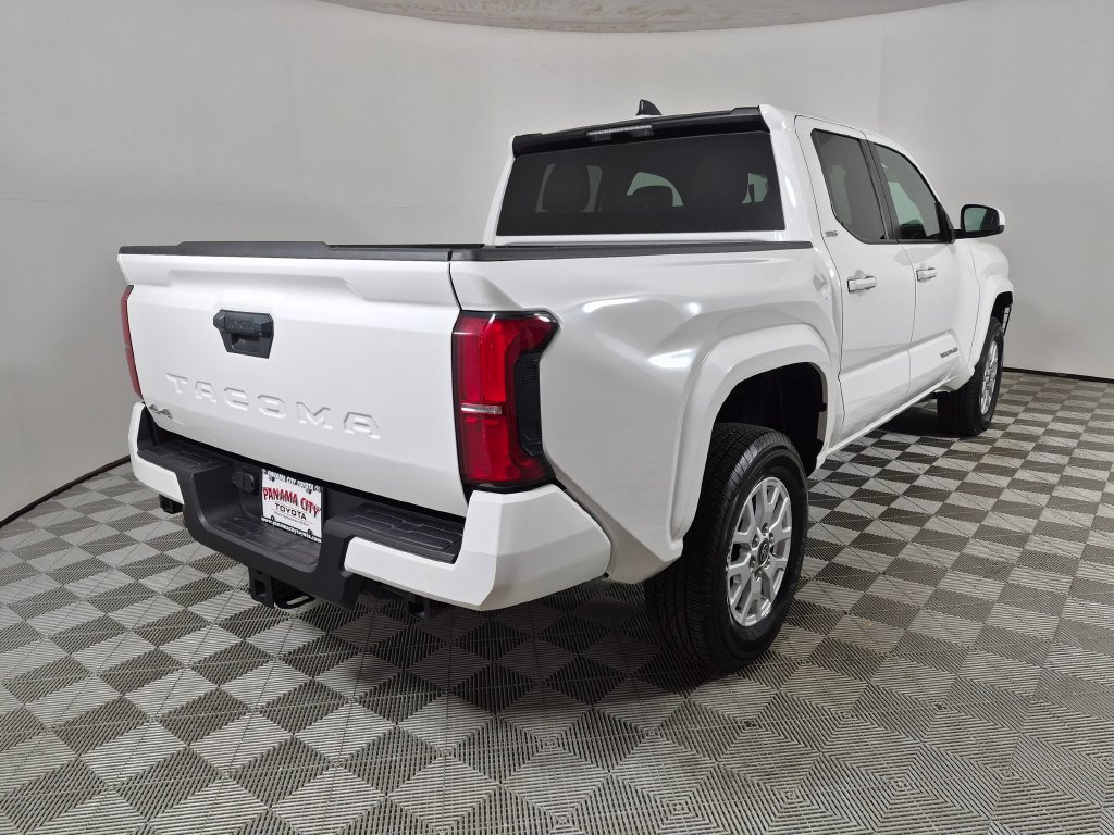 Used 2025 Toyota Tacoma SR5 AWD/4WD image 3