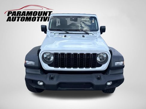 Used 2024 Jeep Wrangler Unlimited Sport AWD/4WD image 2