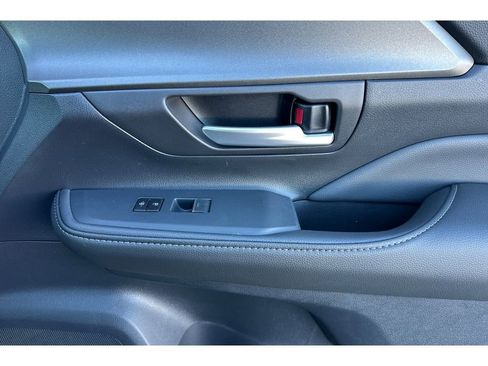 New 2026 Toyota Grand Highlander XLE image 18