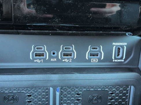 New 2026 RAM 1500 Laramie AWD/4WD image 32