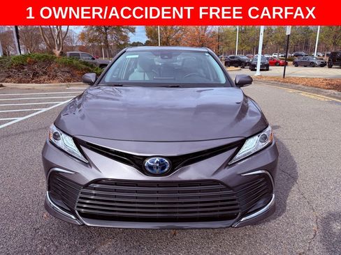 Used 2024 Toyota Camry XLE image 2