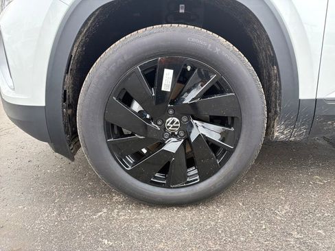 New 2026 Volkswagen Atlas SE FWD image 29