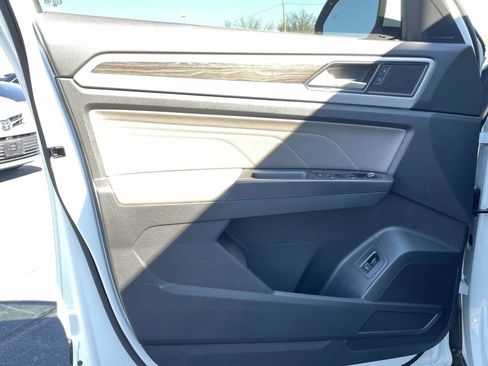 Used 2023 Volkswagen Atlas SE image 17