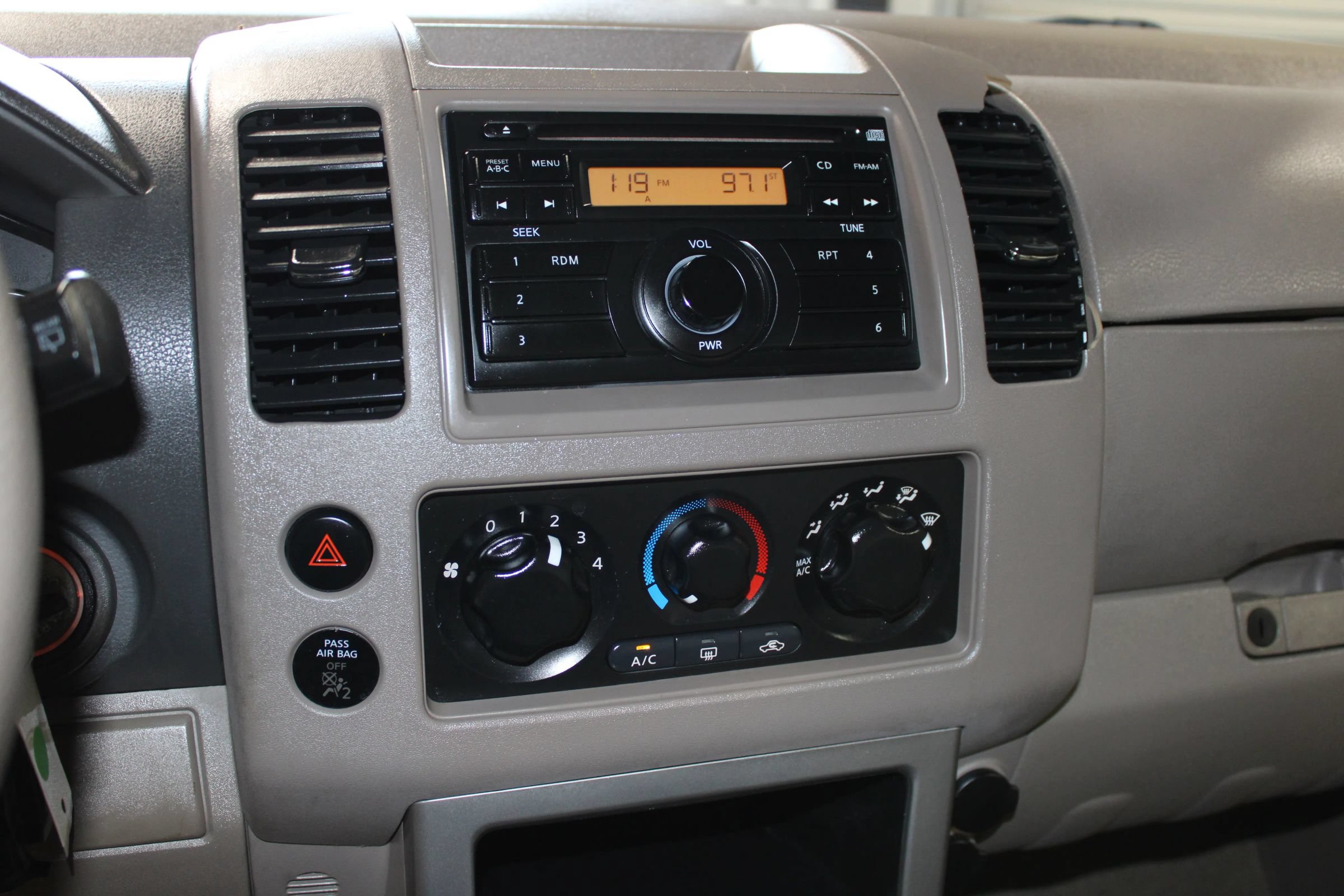 Used 2008 Nissan Pathfinder S RWD image 15