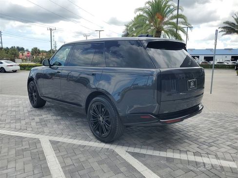 New 2025 Land Rover Range Rover Long Wheelbase SE image 3