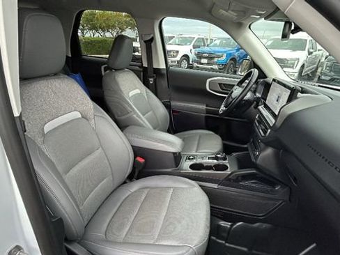 Used 2025 Ford Bronco Sport Badlands image 11