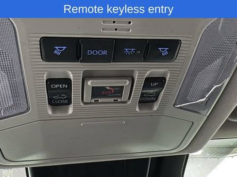 Used 2022 Toyota RAV4 XLE w/ Convenience Package image 32