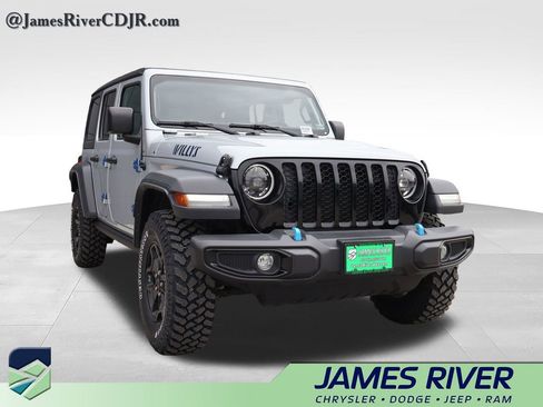 Used 2023 Jeep Wrangler Unlimited w/ Cold Weather Group AWD/4WD image 6