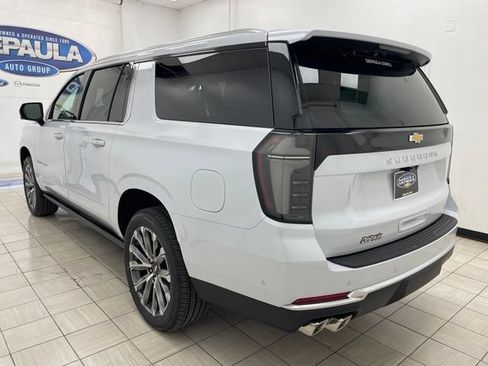 New 2026 Chevrolet Suburban High Country AWD/4WD image 21