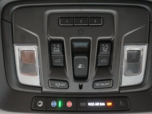 Used 2022 Chevrolet Silverado 1500 ZR2 w/ Technology Package image 27