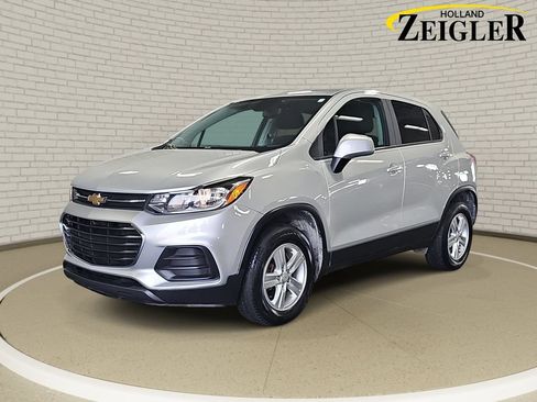 Used 2020 Chevrolet Trax LS w/ Tint and Cruise Package AWD/4WD image 1
