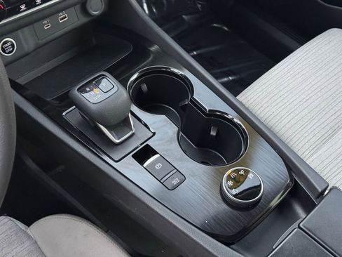 Used 2023 Nissan Rogue SV image 19