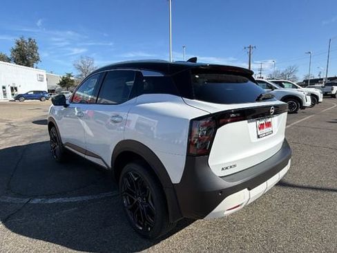 New 2026 Nissan Kicks SR w/ SR Premium Package image 6