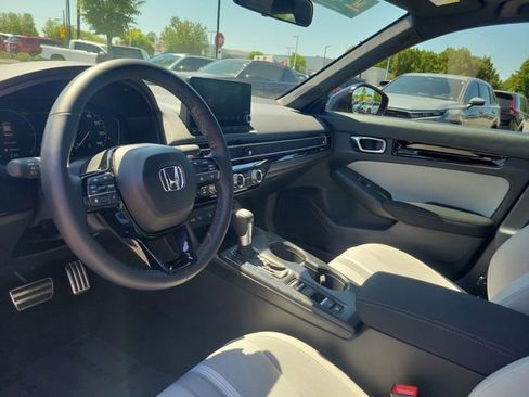 Used 2025 Honda Civic Sport image 14