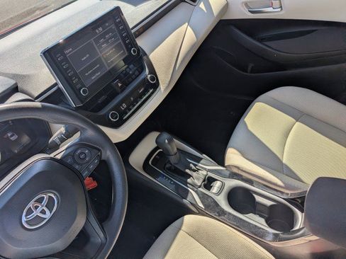Used 2020 Toyota Corolla LE FWD image 16