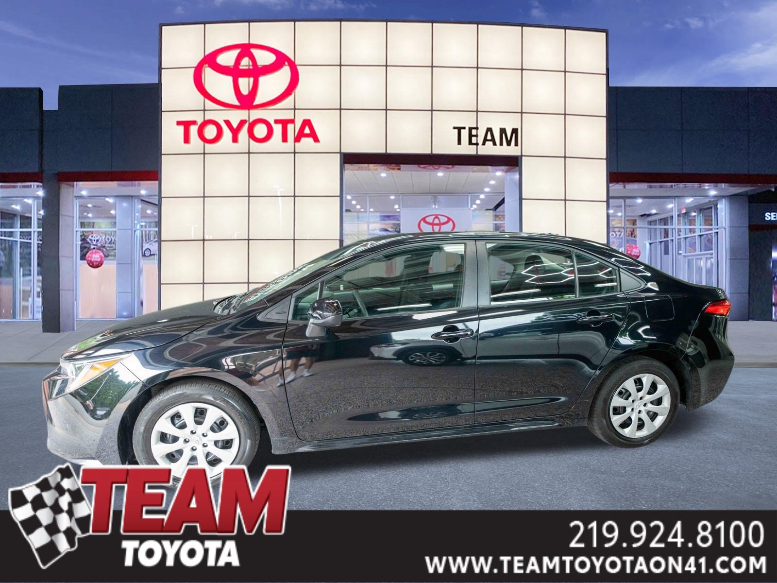 Used 2024 Toyota Corolla LE FWD image 1