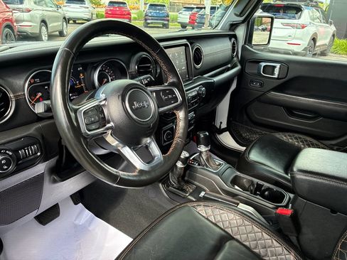 Used 2022 Jeep Gladiator Overland AWD/4WD image 14