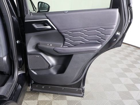 New 2025 Mitsubishi Outlander SEL image 30