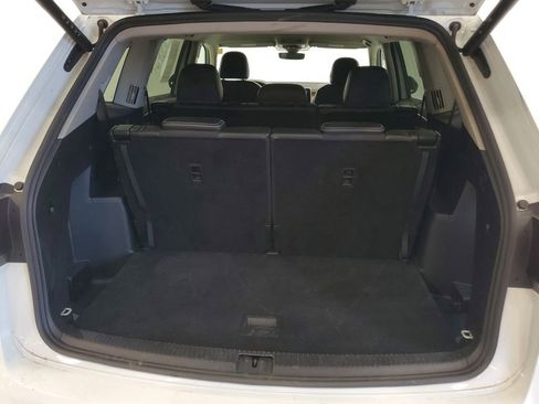 Used 2025 Volkswagen Atlas SE image 23