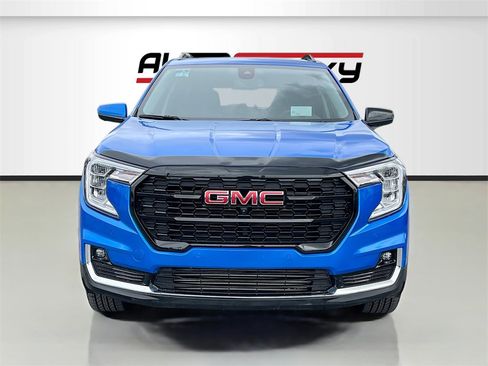 Used 2024 GMC Terrain AT4 w/ Infotainment Package II image 2