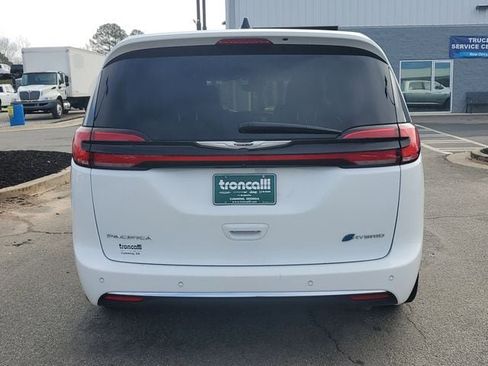 Certified 2023 Chrysler Pacifica Limited image 7