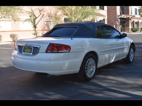 Used 2006 Chrysler Sebring Touring FWD image 12