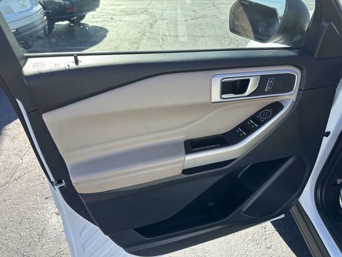 Used 2022 Ford Explorer XLT w/ Equipment Group 202A image 15
