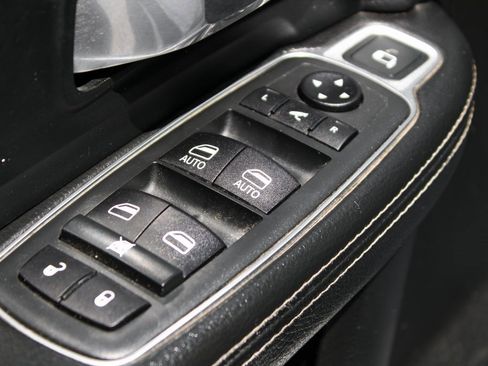 Used 2020 RAM 3500 Laramie image 18