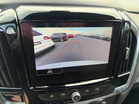 Used 2024 Chevrolet Traverse LT FWD image 25
