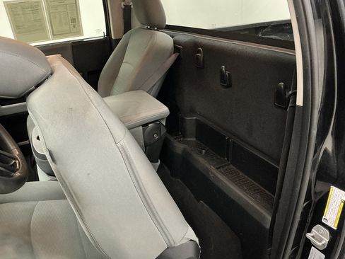 Used 2015 RAM 1500 Express w/ Black Ram 1500 Express Group AWD/4WD image 17