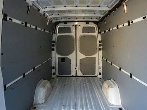 Used 2020 Mercedes-Benz Sprinter 2500 image 33