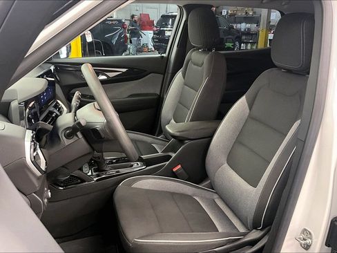 Used 2024 Chevrolet TrailBlazer LS w/ LS Convenience Package FWD image 21