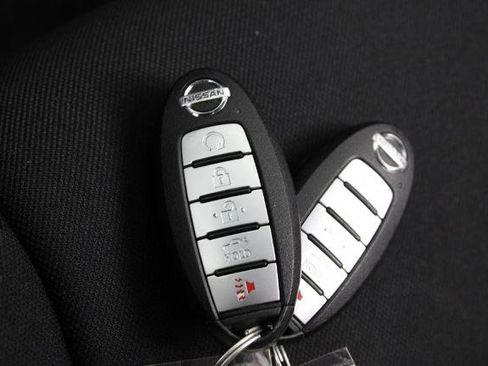 Certified 2020 Nissan Sentra SV image 28