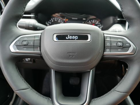 Used 2025 Jeep Compass Limited AWD/4WD image 25