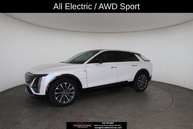 Used 2024 Cadillac Lyriq Sport w/ LPO, Floor Liner Package AWD/4WD image 4
