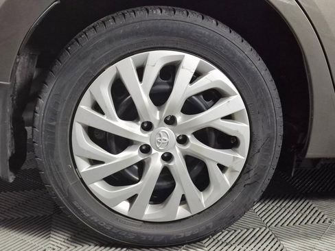 Used 2018 Toyota Corolla L image 23