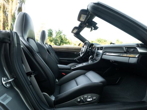 Used 2019 Porsche 911 Turbo S image 69