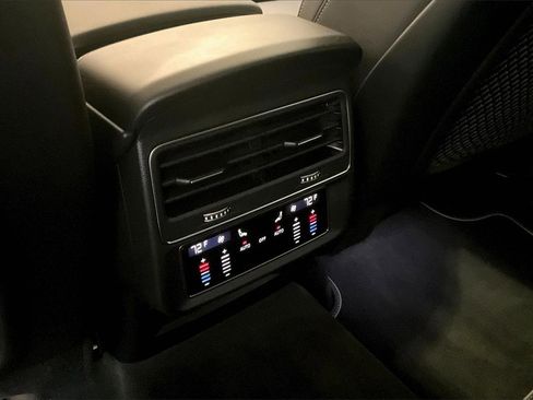 Used 2023 Audi Q8 Premium Plus w/ Premium Plus Package image 33