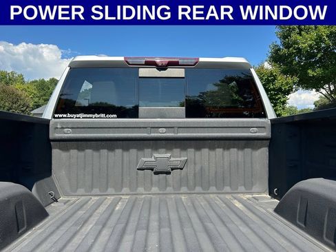 Used 2022 Chevrolet Silverado 1500 LTZ w/ LTZ Premium Package AWD/4WD image 15