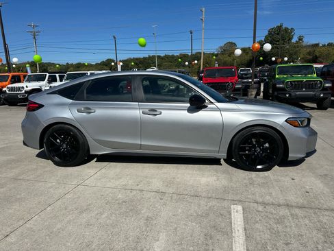 Used 2025 Honda Civic Sport image 2