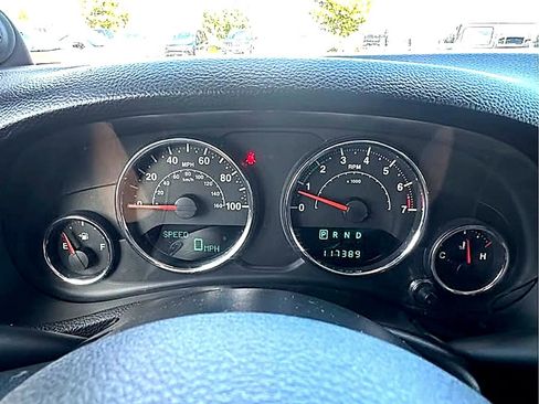 Used 2014 Jeep Wrangler Unlimited Sahara w/ Connectivity Group AWD/4WD image 7