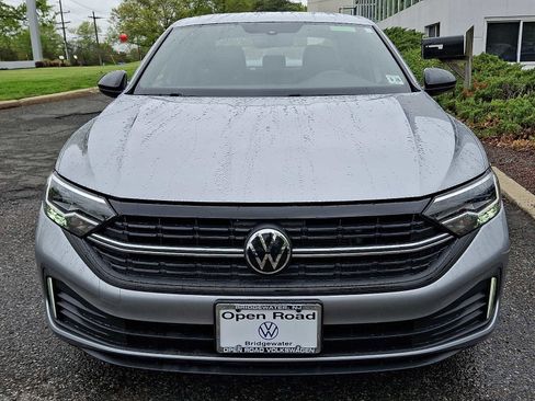 Used 2023 Volkswagen Jetta Sport FWD image 2