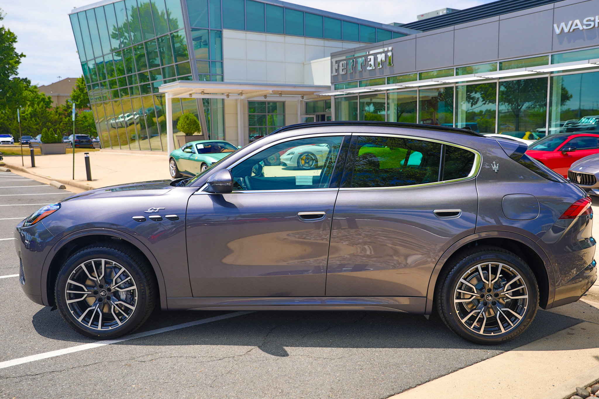 Used 2024 Maserati Grecale Modena AWD/4WD image 8