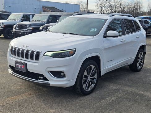 Used 2019 Jeep Cherokee Overland w/ Technology Group image 3