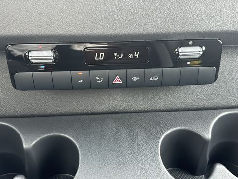 Used 2025 Mercedes-Benz Sprinter 2500 image 26