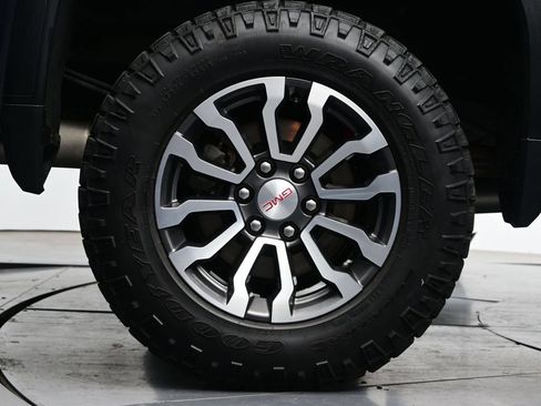 Used 2022 GMC Sierra 1500 AT4 w/ AT4 Premium Package AWD/4WD image 46